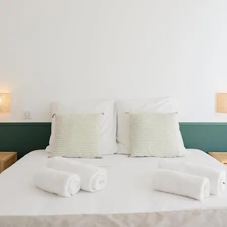 Halo Lagoon Pool And Breathtaking Views