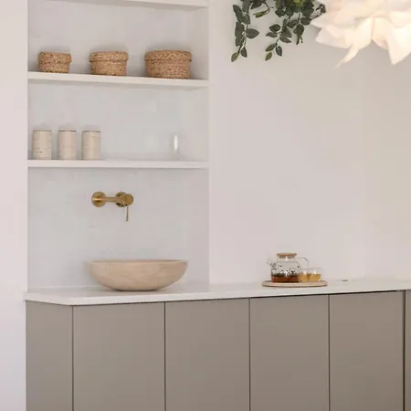 Halo Lagoon Pool And Breathtaking Views