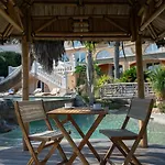 Halo Lagoon Pool & Exclusive Seaside Getaway 아그
