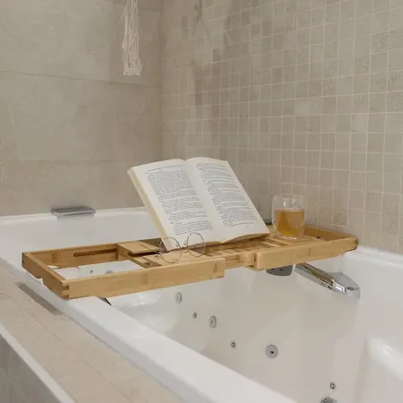 Villa Halo Lagoon Pool & Exclusive Seaside Getaway