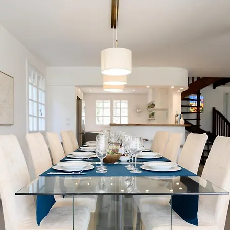 Halo Lagoon Pool And Breathtaking Views