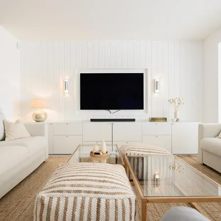 Halo Lagoon Pool & Exclusive Seaside Getaway וילה