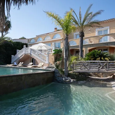 Halo Lagoon Pool & Exclusive Seaside Getaway וילה *
