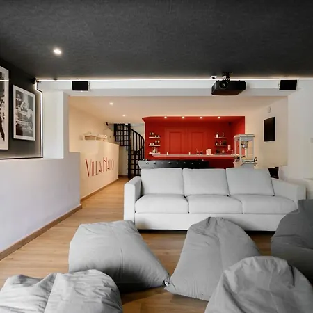 Halo Lagoon Pool & Exclusive Seaside Getaway אגדה