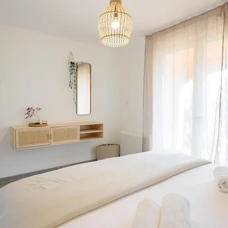 Halo Lagoon Pool & Exclusive Seaside Getaway וילה אגדה