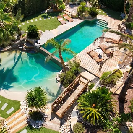 Halo Lagoon Pool & Exclusive Seaside Getaway Villa