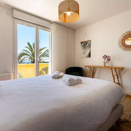 וילה Halo Lagoon Pool & Exclusive Seaside Getaway אגדה
