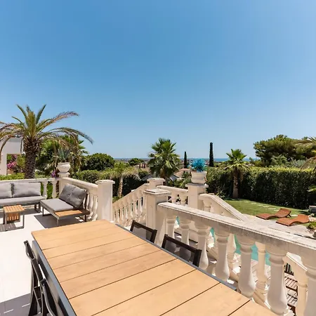 Halo Lagoon Pool & Exclusive Seaside Getaway וילה אגדה