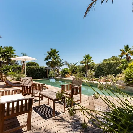 Halo Lagoon Pool & Exclusive Seaside Getaway וילה