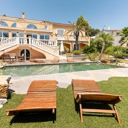 Halo Lagoon Pool & Exclusive Seaside Getaway *