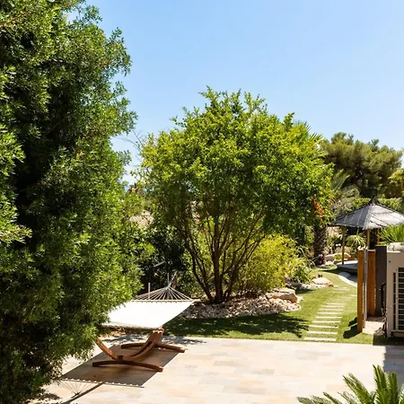 Halo Lagoon Pool & Exclusive Seaside Getaway וילה