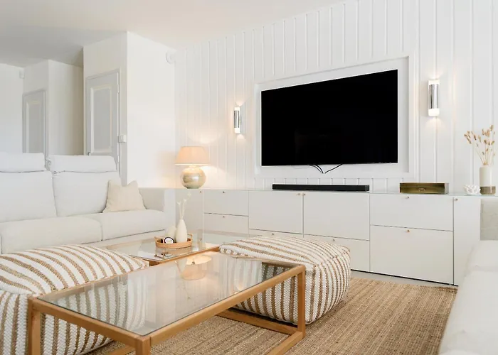 Halo Lagoon Pool And Breathtaking Views