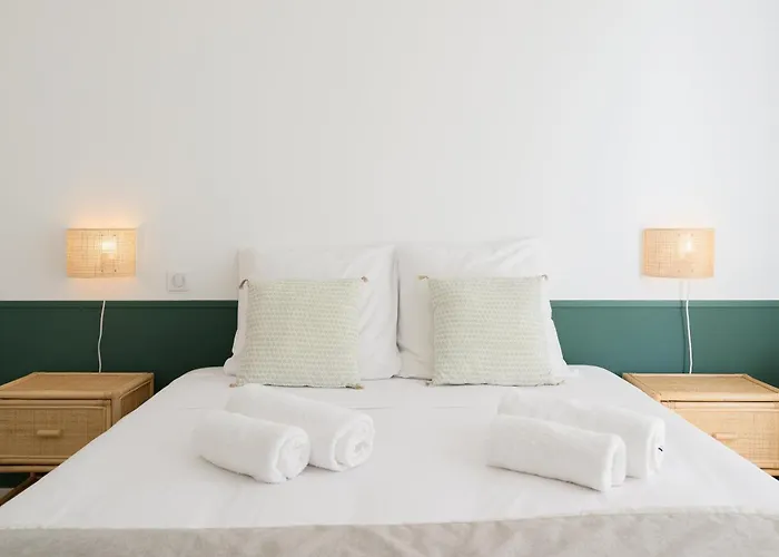 Halo Lagoon Pool And Breathtaking Views