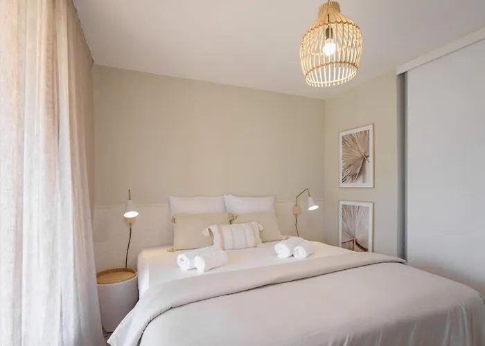 Halo Lagoon Pool & Exclusive Seaside Getaway Agde