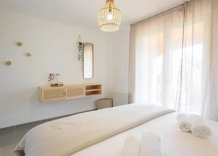 Halo Lagoon Pool & Exclusive Seaside Getaway *