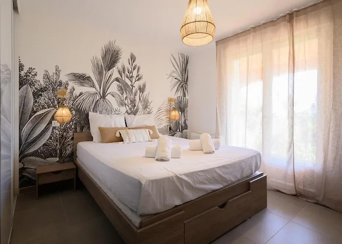 Halo Lagoon Pool & Exclusive Seaside Getaway * 阿格德